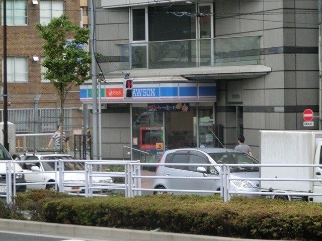 コンビニ　ローソン（コンビニ）まで110m