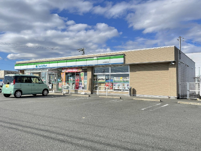 コンビニ　ファミリーマート焼津高新田店（コンビニ）まで602m