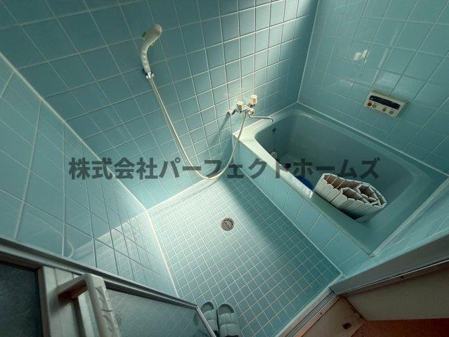 バス・シャワールーム　コンパクトで使いやすいお風呂です