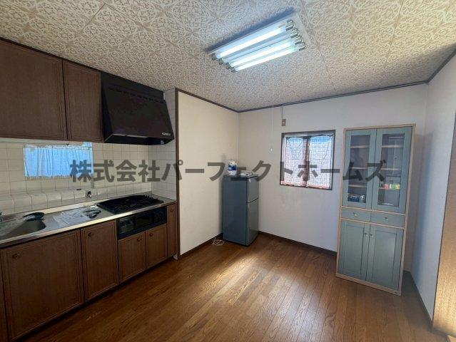 居室・リビング　こちらの居間で趣味の時間をお楽しみください