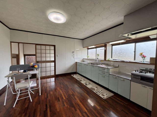 キッチン　井戸水専用の蛇口も付いています。（引用は不可です）