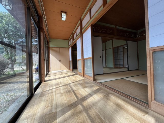 その他設備　とても気持ちの良い南向きの広縁です。
