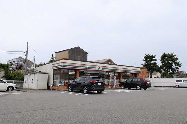 コンビニ　セブンイレブン（コンビニ）まで499m