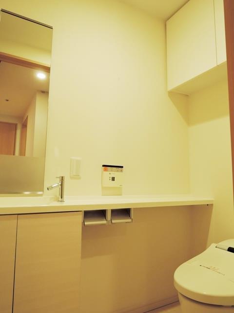 トイレ　※写真は同タイプ住戸です。