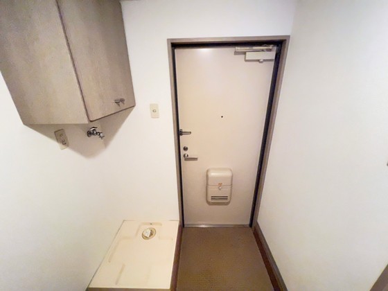 玄関　※別部屋の写真です