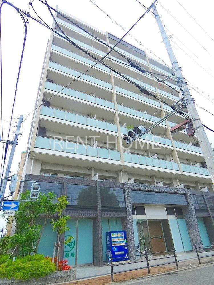 建物外観　鉄筋コンクリート造９階建てマンションです