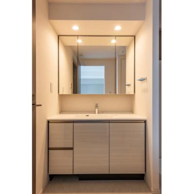 洗面設備　※写真は同タイプ住戸です。