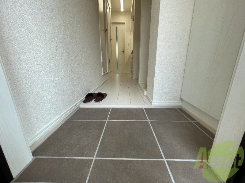 玄関　玄関でございます。毎日の出入りはこちらから。