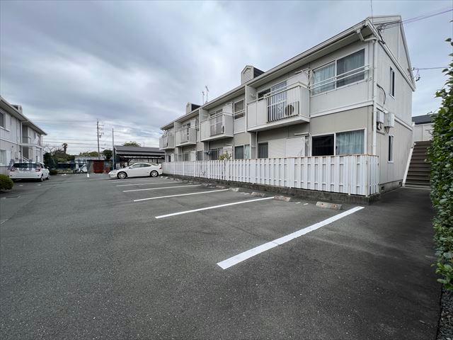 駐車場　駐車場