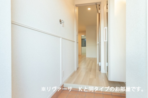その他　※参考写真　同建築メーカー施工の同間取完成他物件のものです。