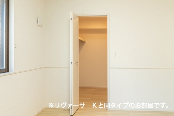 収納　※参考写真　同建築メーカー施工の同間取完成他物件のものです。