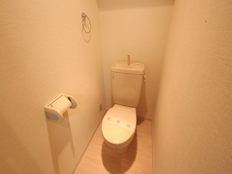 トイレ　トイレ　温水洗浄便座取り付け可