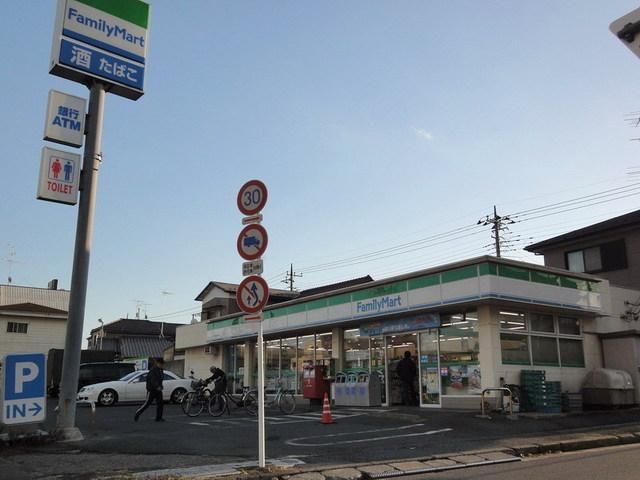 コンビニ　ファミリーマート（コンビニ）まで190m