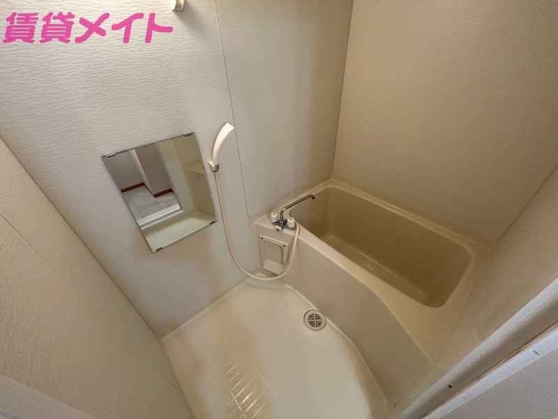 バス・シャワールーム　別部屋反転画像参考