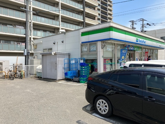 コンビニ　ファミリーマート福岡箱崎公園前店（コンビニ）まで462m