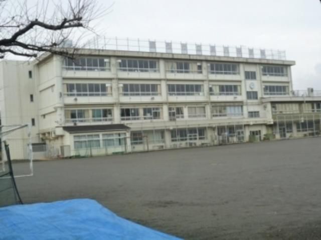 小学校　調布市立緑ヶ丘小学校（小学校）まで150m