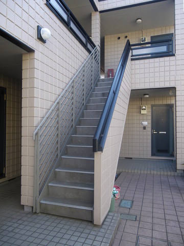 エントランス　共用階段