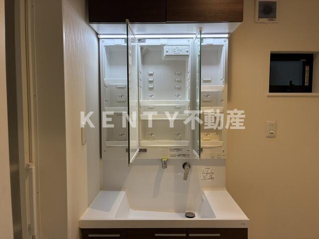 洗面設備　広い洗面スペース