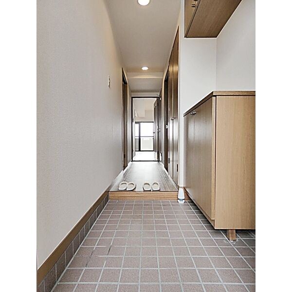 玄関　※別室の参考写真のため現況優先です。