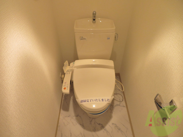トイレ　人気のウォシュレットつきのトイレです。嬉しいですね。