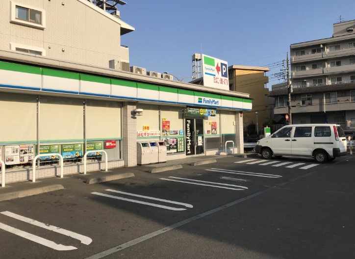 コンビニ　ファミリーマート 川崎鷺沼店（コンビニ）まで291m