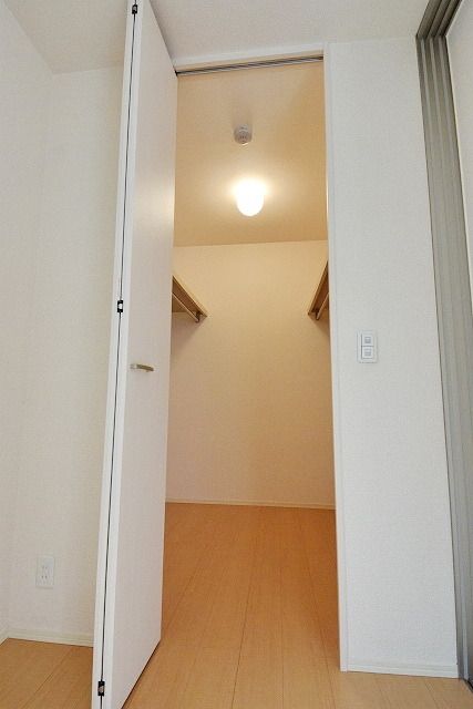 その他設備　★4帖の洋室のウォークンクローゼットです★