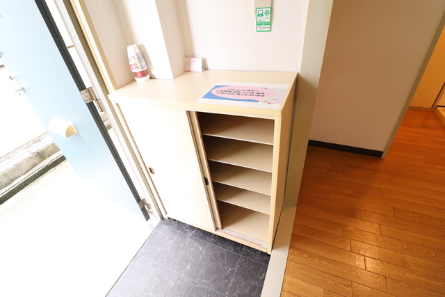 収納　シューズボックス