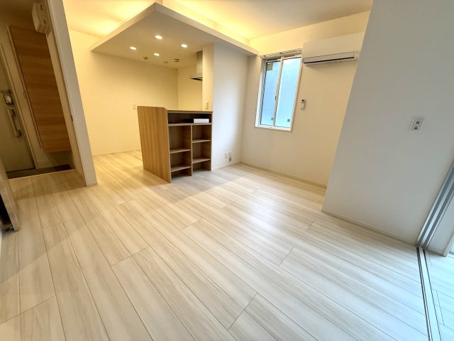 居室・リビング　床色が明るくて綺麗です♪