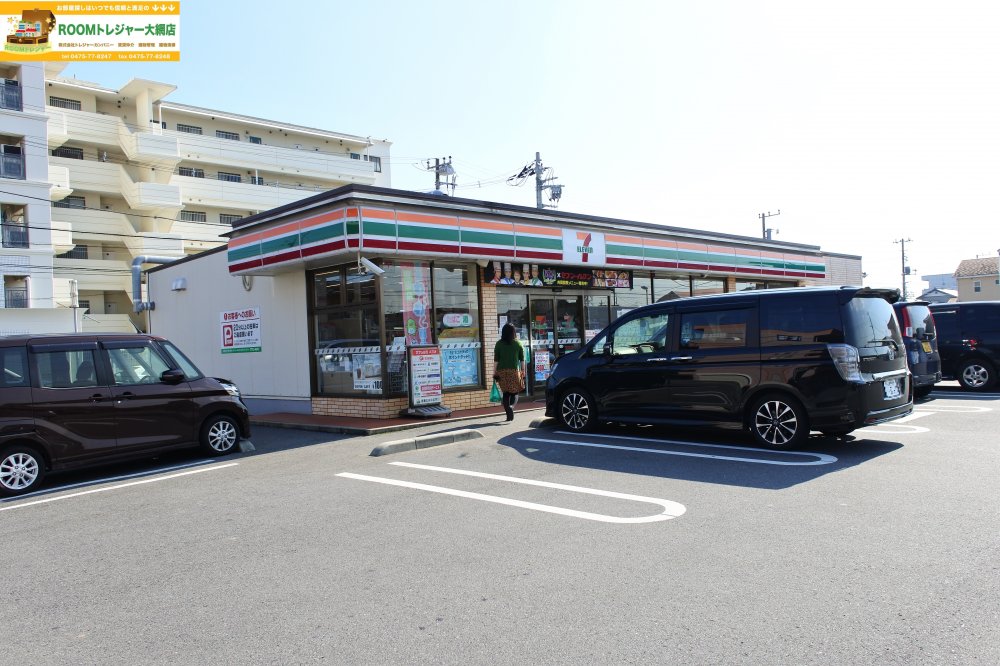 コンビニ　セブンイレブン東上宿店（コンビニ）まで110m