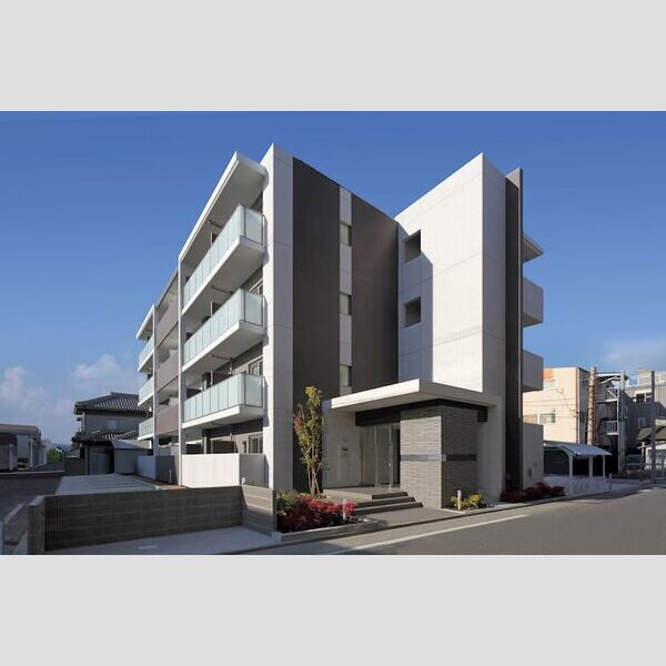 建物外観　RC造4階建