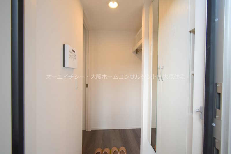 玄関　参考写真は同施工会社の別物件