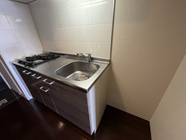キッチン　同物件別部屋写真