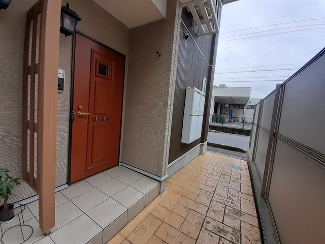 エントランス　清潔なエントランスです