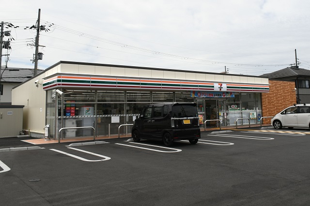 コンビニ　セブンイレブン 神戸二ツ屋１丁目店（コンビニ）まで328m