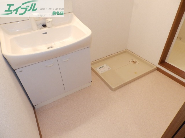 洗面設備　同型参考写真