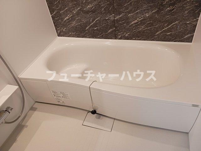 バス・シャワールーム　落ち着いた空間のお風呂です