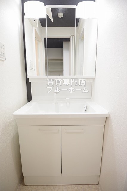 洗面設備　独立洗面台です！