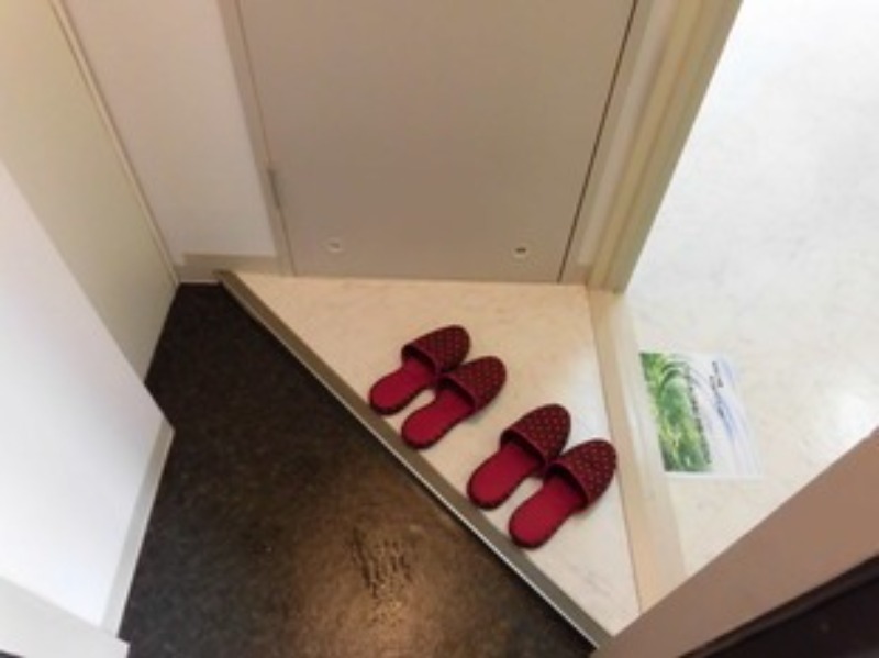 玄関　収納もある玄関です
