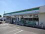 コンビニ　ファミリーマート鹿骨二丁目店（コンビニ）まで265m