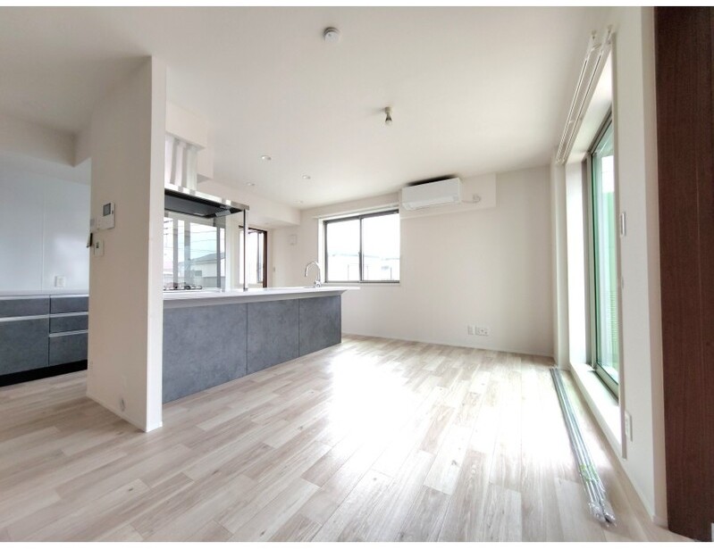 居室・リビング　開放感のあるゆったりとしたお部屋です♪