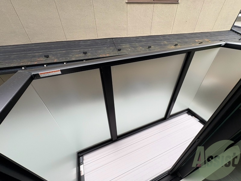 バルコニー　こちらはバルコニーです。洗濯物が沢山干せますね。