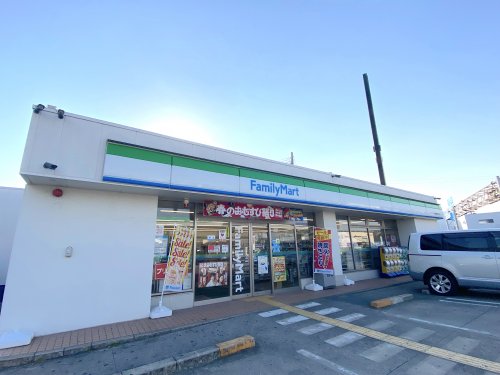 コンビニ　ファミリーマート 小浦貝塚石才店（コンビニ）まで389m