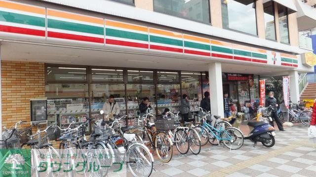 コンビニ　セブンイレブン（コンビニ）まで77m