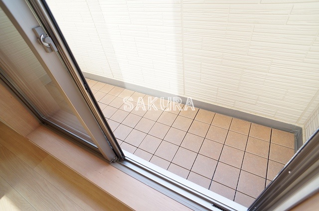 バルコニー　便利で嬉しいバルコニー付きです♪
