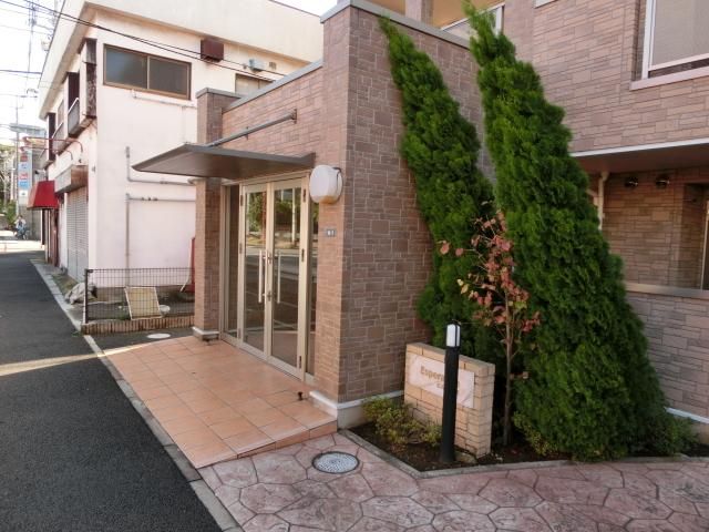 エントランス　オートロック完備のエントランス