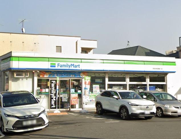 コンビニ　ファミリーマート 世田谷松葉通り店（コンビニ）まで634m