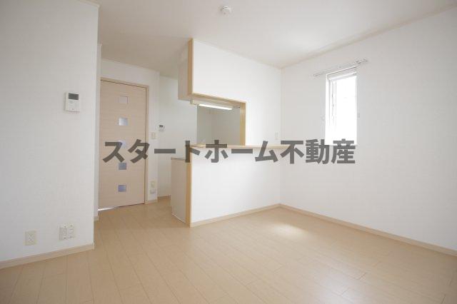居室・リビング　こちらの居間で趣味の時間をお楽しみください