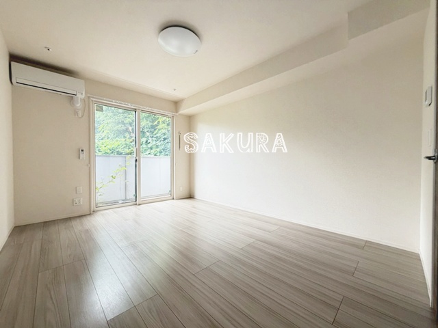 居室・リビング　開放感のあるゆったりとしたお部屋です♪