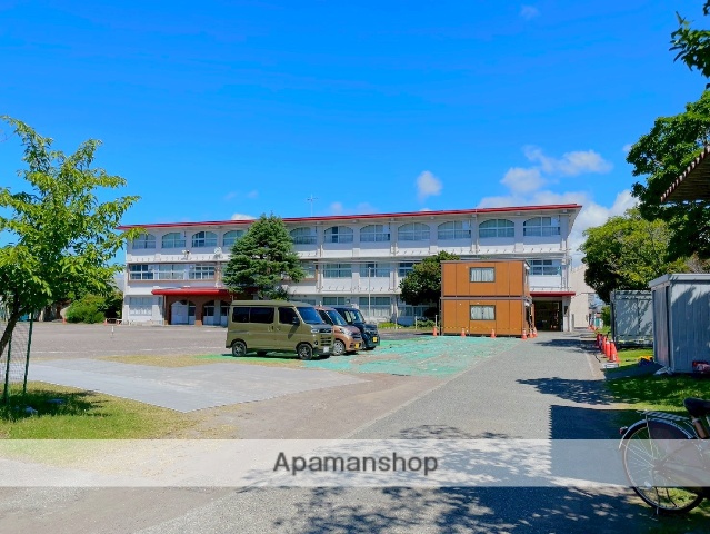 小学校　中郷小学校（小学校）まで501m