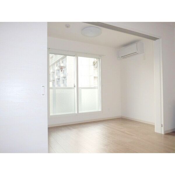 眺望　窓が大きく明るいお部屋です♪